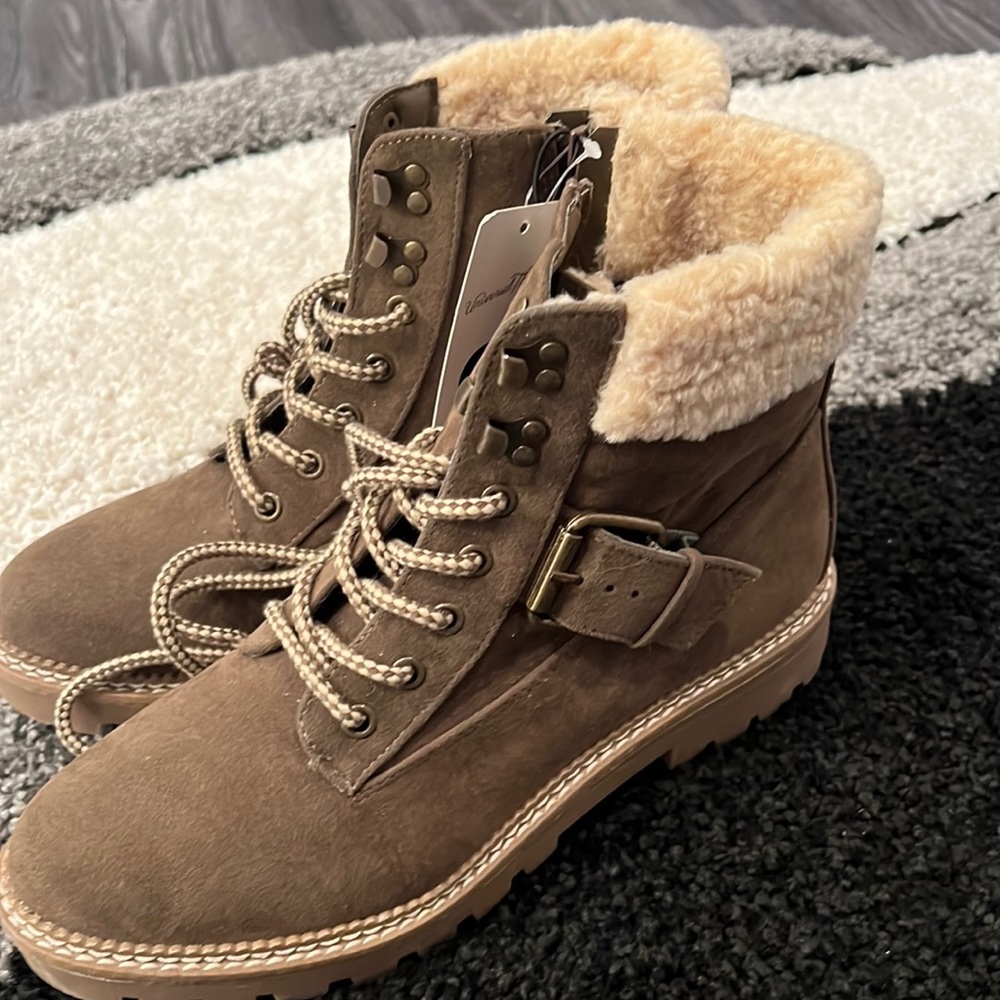 Sherpa trim olive ankle boot